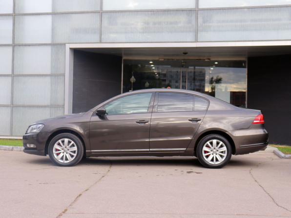 Volkswagen Passat B7 с пробегом 2013 года, цена 1 010 000 рублей, 302355 км, седан, Автокод Объявления
