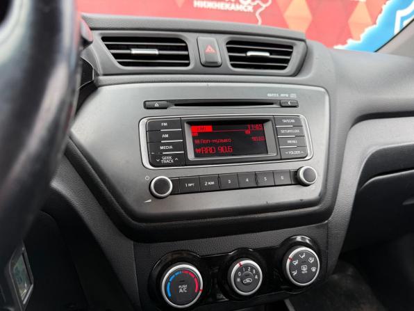 Kia Rio III Рестайлинг с пробегом 2016 года, цена 930 000 рублей, 101000 км, седан, Автокод Объявления
