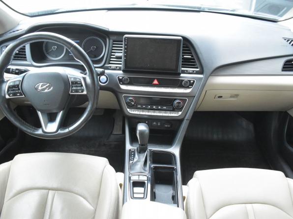 Hyundai Sonata VII (LF) Рестайлинг с пробегом 2017 года, цена 1 710 000 рублей, 172478 км, седан, Автокод Объявления