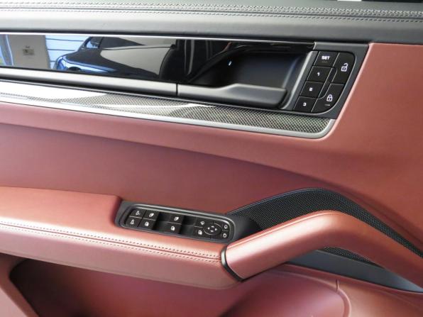 Porsche Cayenne III Рестайлинг с пробегом 2024 года, цена 14 700 000 рублей, 25500 км, внедорожник, Автокод Объявления