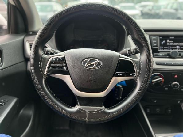 Hyundai Solaris II с пробегом 2019 года, цена 960 000 рублей, 186111 км, седан, Автокод Объявления