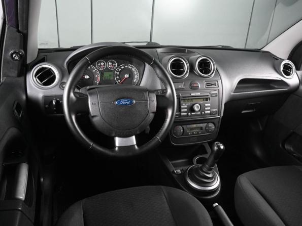 Ford Fiesta Mk5 с пробегом 2006 года, цена 490 000 рублей, 203459 км, хэтчбек, Автокод Объявления