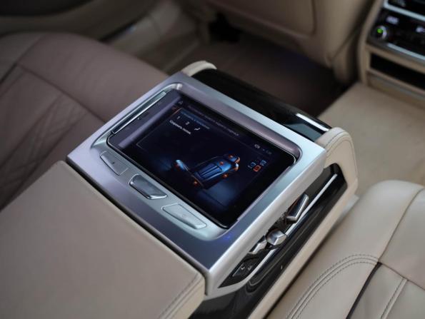 BMW 7 серии VI (G11/G12) с пробегом 2016 года, цена 2 590 000 рублей, 206000 км, седан, Автокод Объявления
