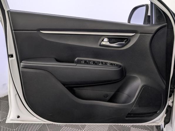 Kia Rio IV Рестайлинг с пробегом 2021 года, цена 2 000 000 рублей, 49442 км, хэтчбек, Автокод Объявления
