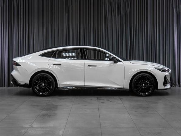 Changan UNI-V I с пробегом 2023 года, цена 2 099 000 рублей, 39774 км, лифтбек, Автокод Объявления