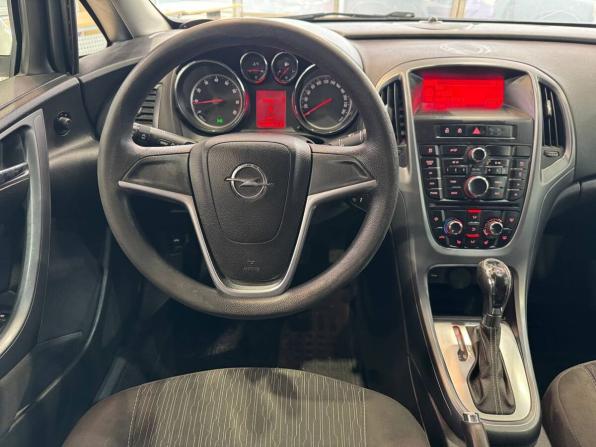 Opel Astra J Рестайлинг с пробегом 2013 года, цена 620 000 рублей, 246392 км, седан, Автокод Объявления