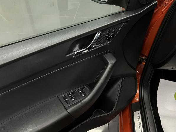 Skoda Rapid I с пробегом 2017 года, цена 1 225 000 рублей, 131419 км, лифтбек, Автокод Объявления