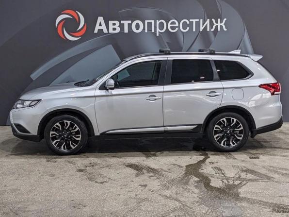 Mitsubishi Outlander III Рестайлинг 3 с пробегом 2022 года, цена 2 295 000 рублей, 101067 км, внедорожник, Автокод Объявления