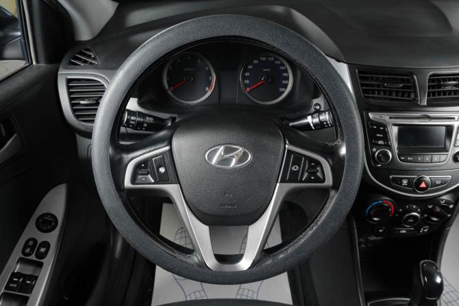Hyundai Solaris I Рестайлинг с пробегом 2015 года, цена 999 000 рублей, 135000 км, седан, Автокод Объявления