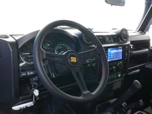 Land Rover Defender I Рестайлинг с пробегом 2013 года, цена 3 699 077 рублей, 132136 км, внедорожник, Автокод Объявления