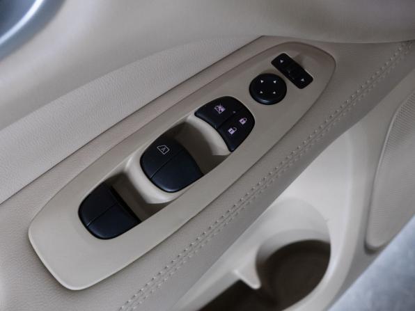 Nissan Pathfinder IV с пробегом 2016 года, цена 2 679 000 рублей, 48755 км, внедорожник, Автокод Объявления