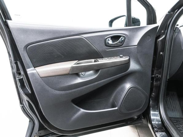 Renault Kaptur I с пробегом 2018 года, цена 1 465 000 рублей, 127314 км, внедорожник, Автокод Объявления
