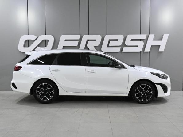 Kia Ceed III Рестайлинг с пробегом 2021 года, цена 2 119 000 рублей, 54270 км, универсал, Автокод Объявления