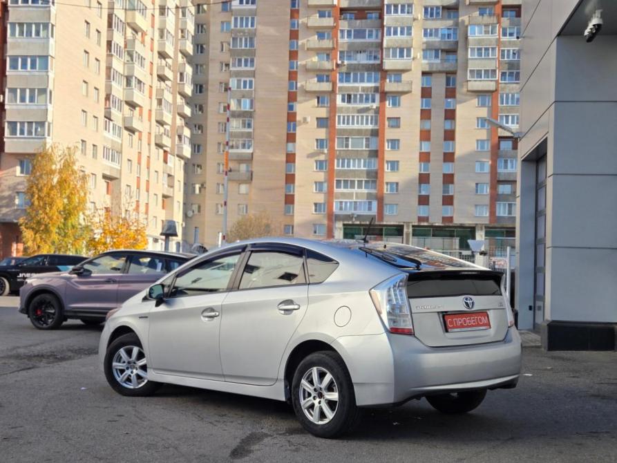 Toyota Prius III (XW30) Санкт-Петербург  - изображение 4