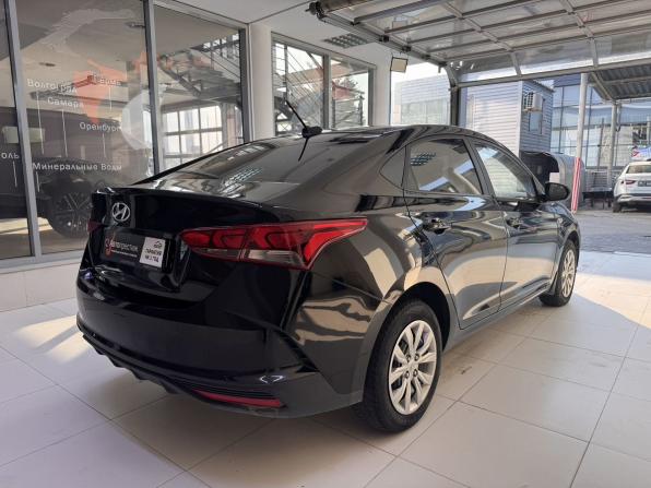 Hyundai Solaris II Рестайлинг с пробегом 2021 года, цена 1 580 000 рублей, 75737 км, седан, Автокод Объявления