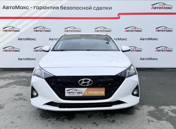 Hyundai Solaris II Рестайлинг с пробегом 2022 года, цена 1 680 000 рублей, 38450 км, седан, Автокод Объявления