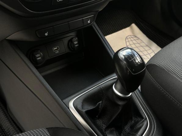 Hyundai Solaris II с пробегом 2019 года, цена 1 250 000 рублей, 147000 км, седан, Автокод Объявления