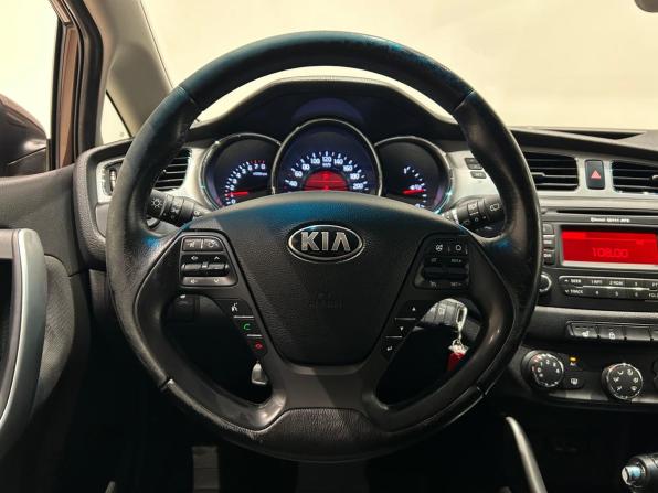 Kia Ceed II с пробегом 2014 года, цена 879 000 рублей, 230718 км, универсал, Автокод Объявления