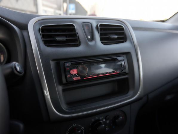 Renault Logan II с пробегом 2016 года, цена 675 200 рублей, 145899 км, седан, Автокод Объявления