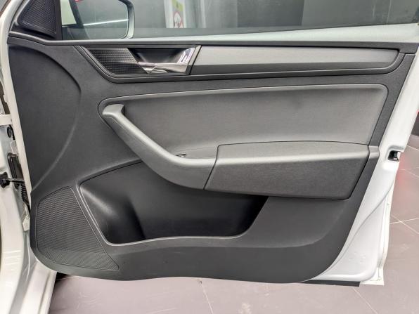 Skoda Rapid I Рестайлинг с пробегом 2019 года, цена 875 000 рублей, 162718 км, лифтбек, Автокод Объявления