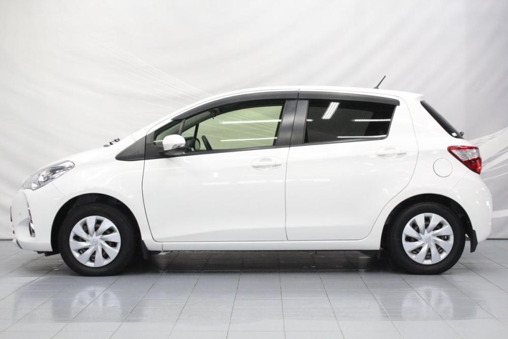Toyota Vitz III (XP130) Рестайлинг Кемерово  - изображение 3