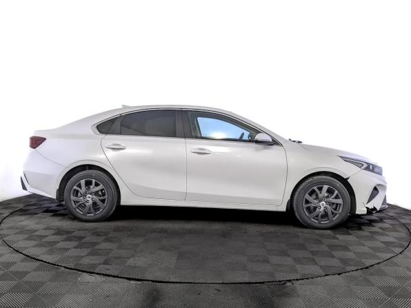 Kia Cerato IV Рестайлинг с пробегом 2022 года, цена 1 699 000 рублей, 131444 км, седан, Автокод Объявления
