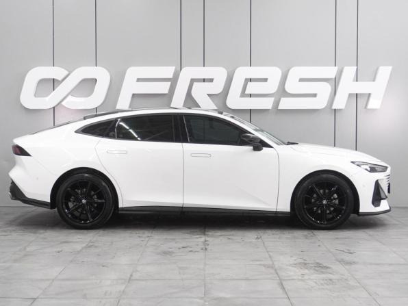 Changan UNI-V I с пробегом 2023 года, цена 2 179 000 рублей, 55321 км, лифтбек, Автокод Объявления