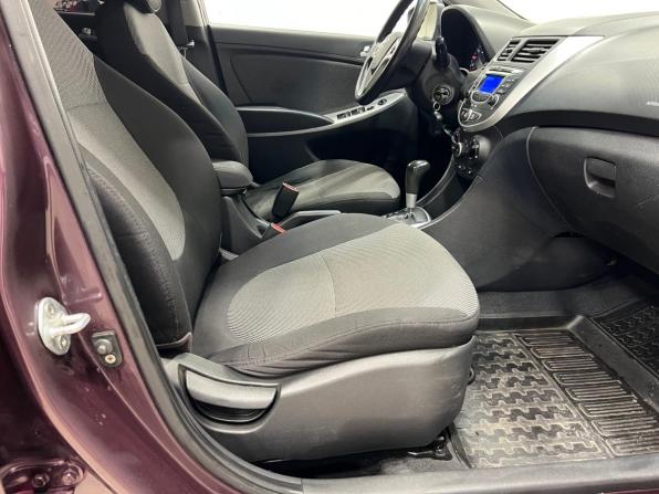 Hyundai Solaris I с пробегом 2012 года, цена 780 000 рублей, 235000 км, седан, Автокод Объявления