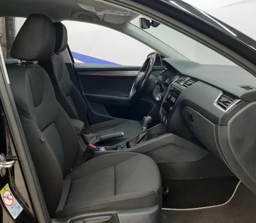 Skoda Octavia III (A7) Рестайлинг с пробегом 2017 года, цена 1 330 000 рублей, 282638 км, лифтбек, Автокод Объявления