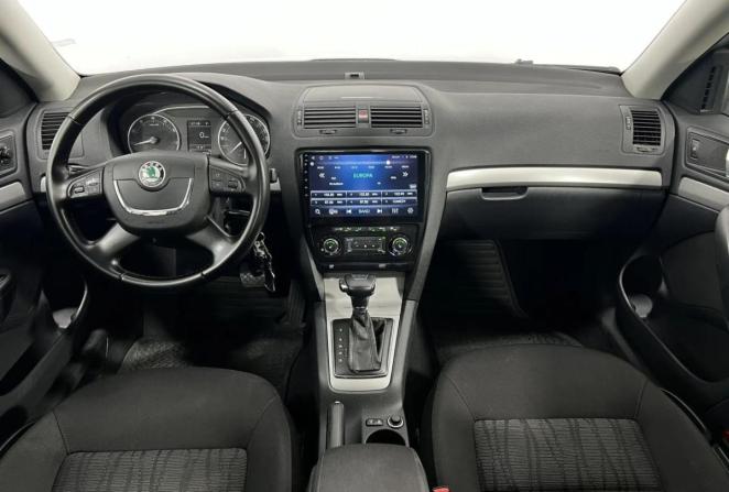 Skoda Octavia II (A5) Рестайлинг с пробегом 2011 года, цена 820 000 рублей, 196000 км, лифтбек, Автокод Объявления
