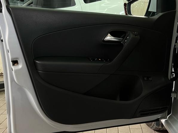Volkswagen Polo V Рестайлинг с пробегом 2019 года, цена 1 570 000 рублей, 86100 км, седан, Автокод Объявления