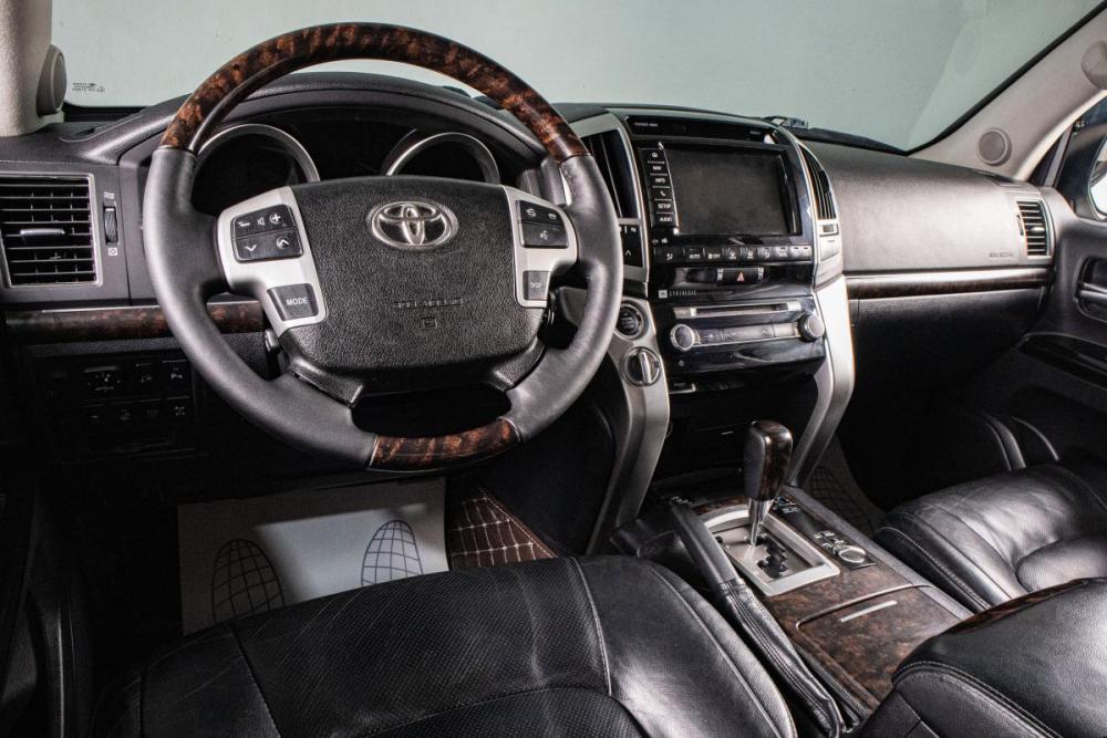 Toyota Land Cruiser 200 Series Рестайлинг 1 Сургут  - изображение 11