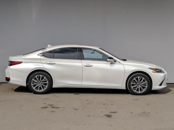 Lexus ES VII Рестайлинг с пробегом 2023 года, цена 4 355 000 рублей, 25601 км, седан, Автокод Объявления