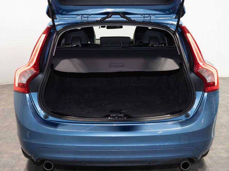 Volvo V60 I Рестайлинг Чита  - изображение 16