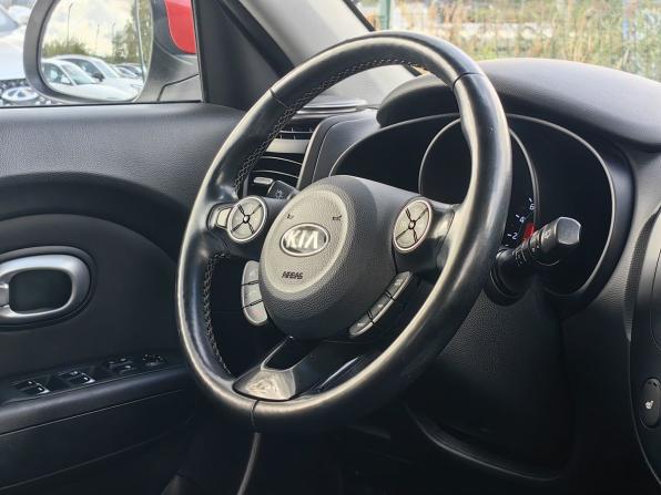 Kia Soul II Рестайлинг с пробегом 2018 года, цена 1 139 000 рублей, 182000 км, хэтчбек, Автокод Объявления