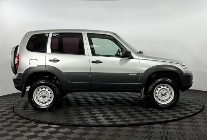 Chevrolet Niva I Рестайлинг с пробегом 2018 года, цена 755 000 рублей, 102443 км, внедорожник, Автокод Объявления