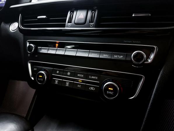 Kia Optima IV Рестайлинг с пробегом 2018 года, цена 2 475 000 рублей, 69446 км, седан, Автокод Объявления