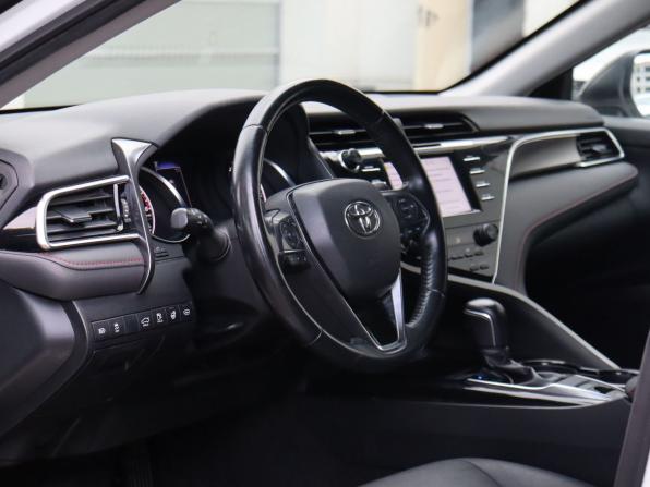 Toyota Camry VIII (XV70) Рестайлинг с пробегом 2020 года, цена 3 045 000 рублей, 42313 км, седан, Автокод Объявления