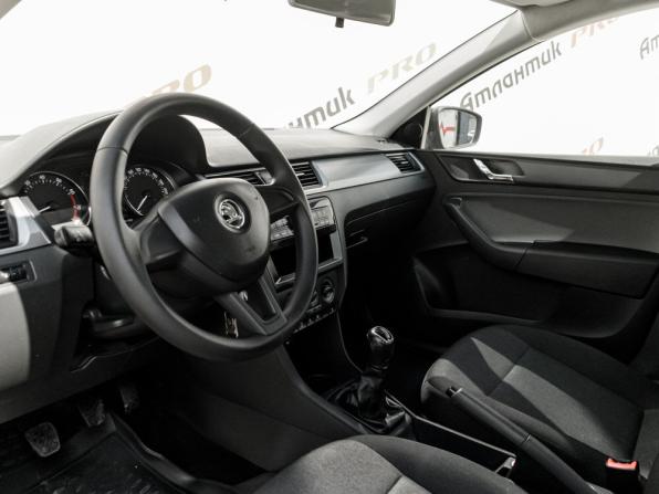 Skoda Rapid I с пробегом 2017 года, цена 1 100 000 рублей, 106457 км, лифтбек, Автокод Объявления