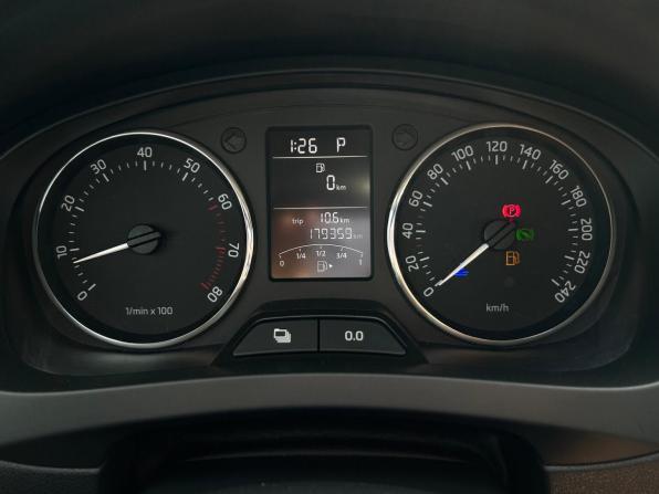 Skoda Rapid I с пробегом 2014 года, цена 1 015 000 рублей, 180000 км, лифтбек, Автокод Объявления