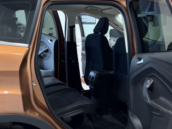Ford Kuga II Рестайлинг с пробегом 2017 года, цена 1 845 000 рублей, 141130 км, внедорожник, Автокод Объявления