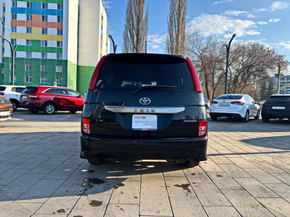 Toyota ISis I с пробегом 2009 года, цена 1 030 000 рублей, 211586 км, минивэн, Автокод Объявления