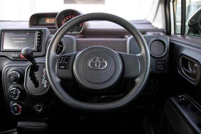 Toyota Spade с пробегом 2015 года, цена 935 000 рублей, 92000 км, компактвэн, Автокод Объявления