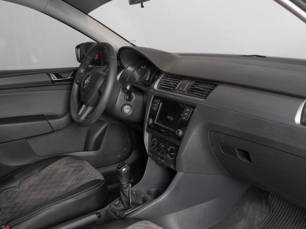 Skoda Rapid I Рестайлинг с пробегом 2019 года, цена 1 250 000 рублей, 120000 км, лифтбек, Автокод Объявления