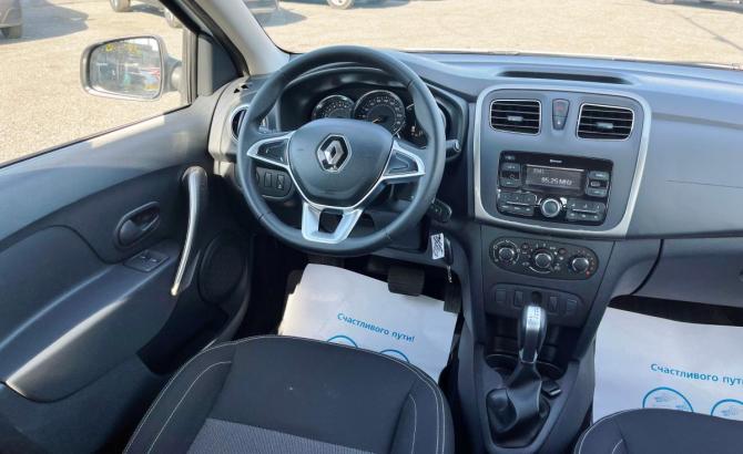 Renault Logan II Рестайлинг с пробегом 2022 года, цена 1 459 000 рублей, 35290 км, седан, Автокод Объявления