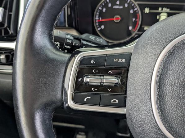 Kia Sorento IV с пробегом 2022 года, цена 3 880 000 рублей, 93137 км, внедорожник, Автокод Объявления