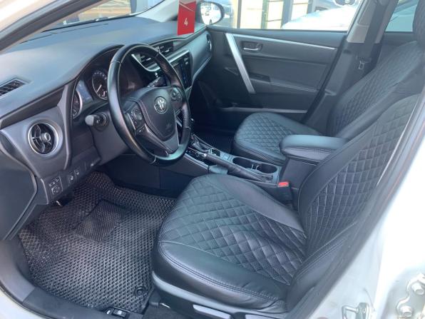 Toyota Corolla XI (E160 E170 E180) Рестайлинг 1 с пробегом 2017 года, цена 1 666 000 рублей, 130981 км, седан, Автокод Объявления