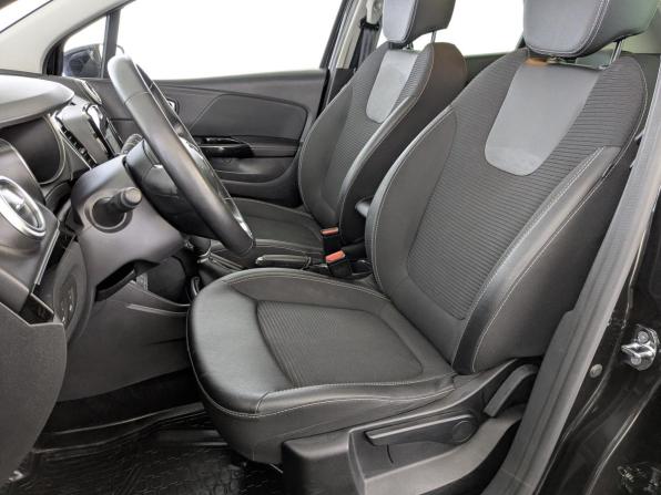 Renault Kaptur I Рестайлинг с пробегом 2021 года, цена 1 600 000 рублей, 92057 км, внедорожник, Автокод Объявления