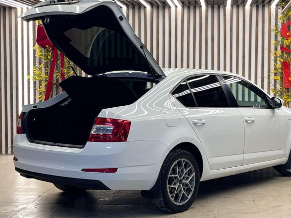 Skoda Octavia III (A7) с пробегом 2016 года, цена 1 355 000 рублей, 223620 км, лифтбек, Автокод Объявления