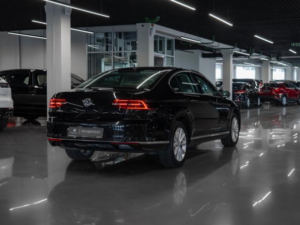 Volkswagen Passat B8 с пробегом 2018 года, цена 2 380 000 рублей, 106838 км, седан, Автокод Объявления